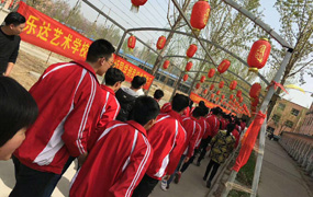 歡迎樂(lè)達(dá)新生的到來(lái)！